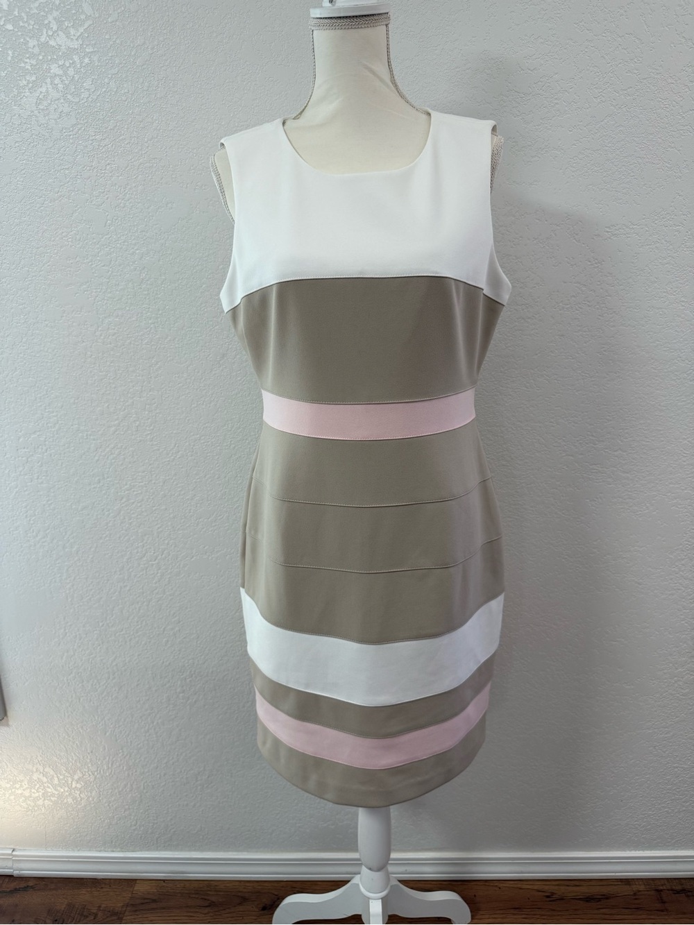 MARK NEW YORK 12 White Taupe Pink Colorblock Sheath Dress Scoop Neck Back Zip